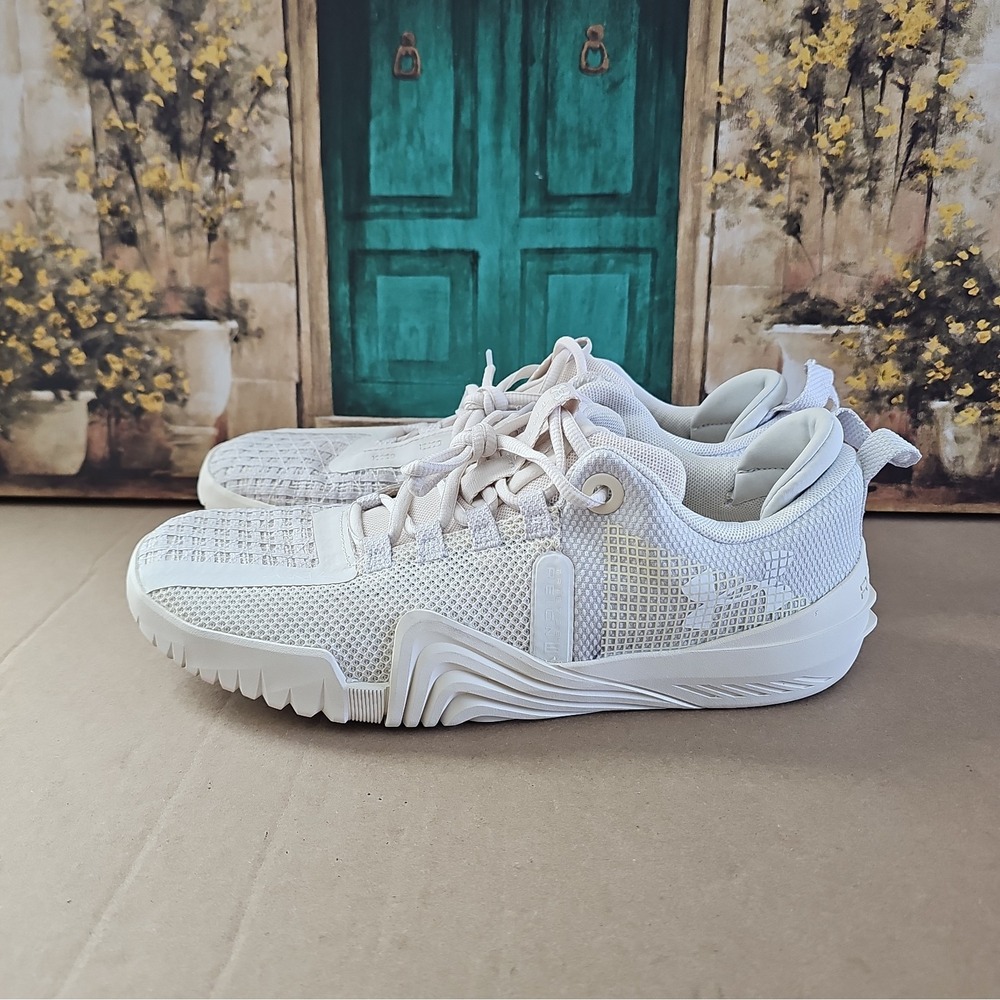 Size 10.5 - Under Armour TriBase Reign 6 Ivory Dune
